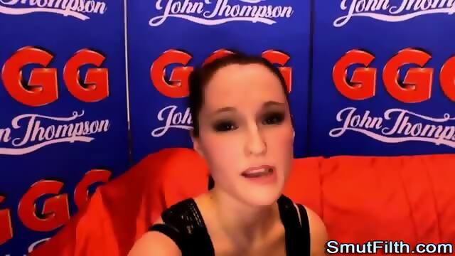 Kinky Euro Slut Rubs Cunt