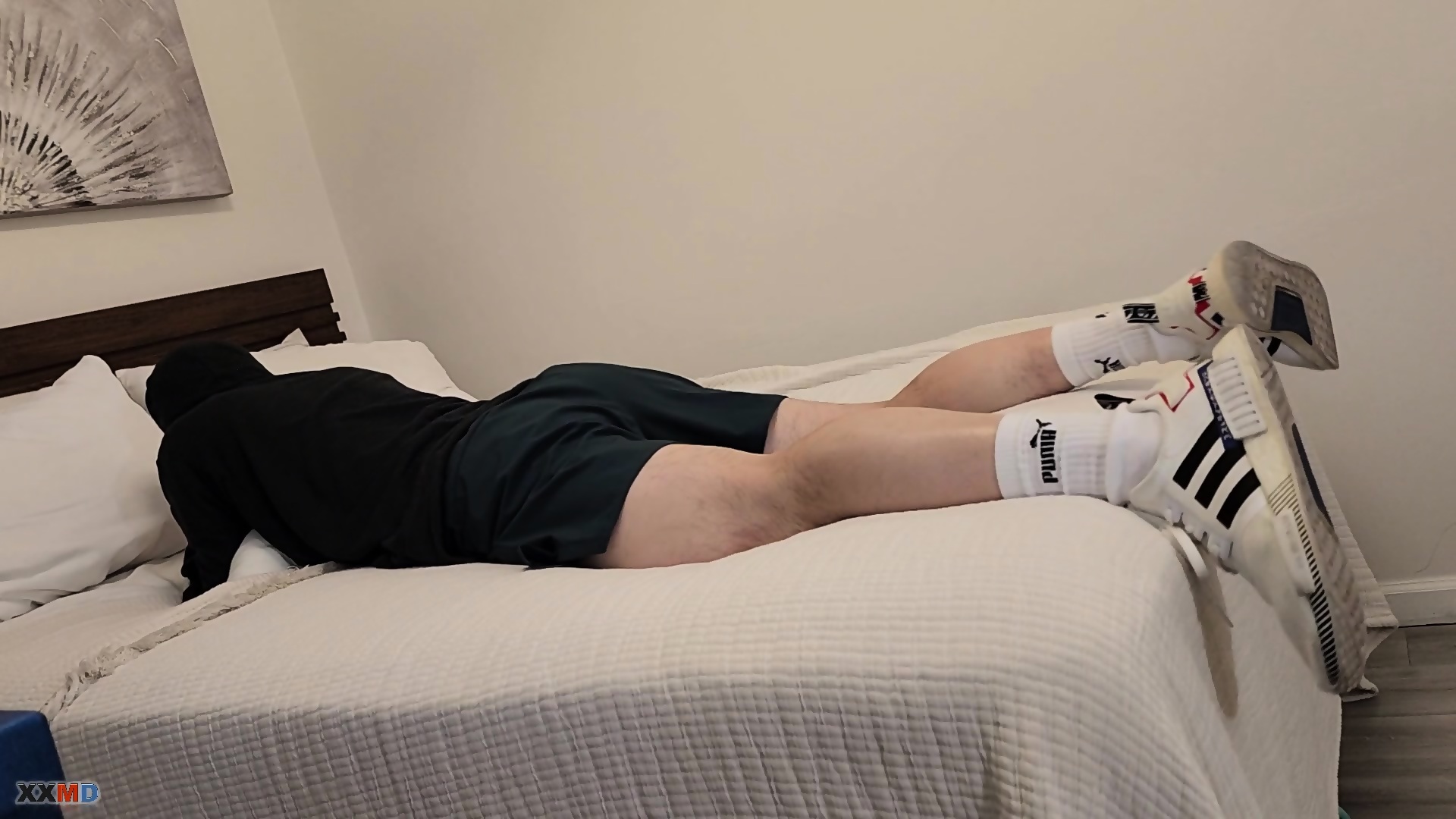 Man Hump Bed In Socks - EPORNER
