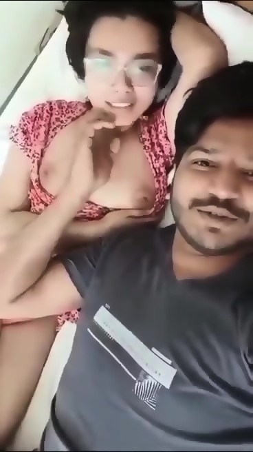 Lexi Bell porno video Ikki yigiti bolgan busty uyatsiz ayol baxtli yaramas