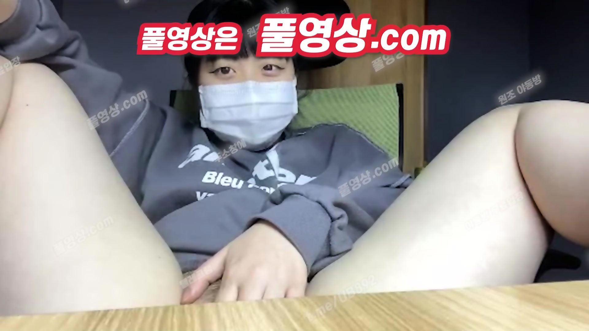 4132 Su페리 책상에 앉아서 하는짓이라곤 자위밖에 없는년 Korean 텔레 UBE892 - EPORNER