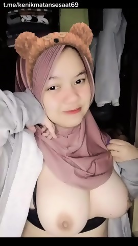 Bokep Indo Fitri Abg Hijab Pamer Toket Gede Mulus Maaa  EPORNER 