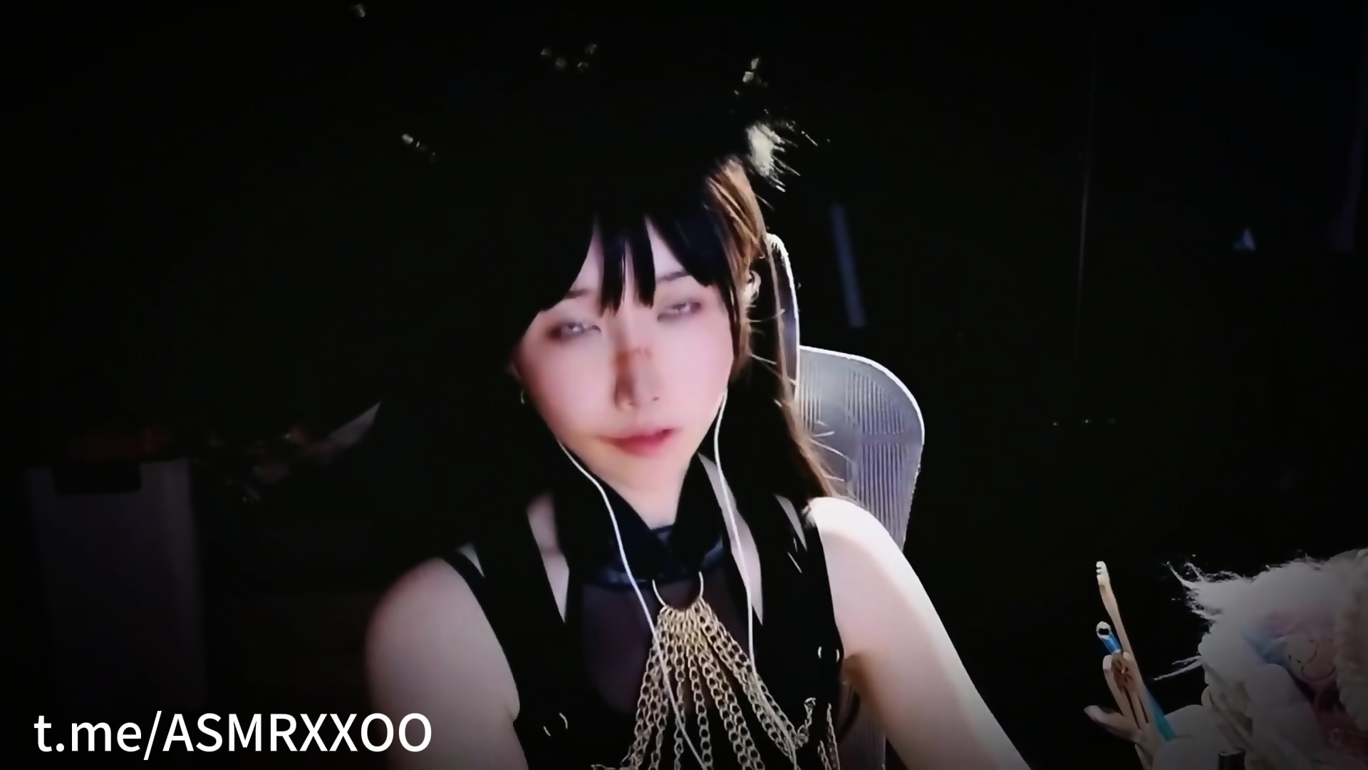ASMR_Aki秋水_万圣节视频_战损狼娘の芦荟胶揉搓