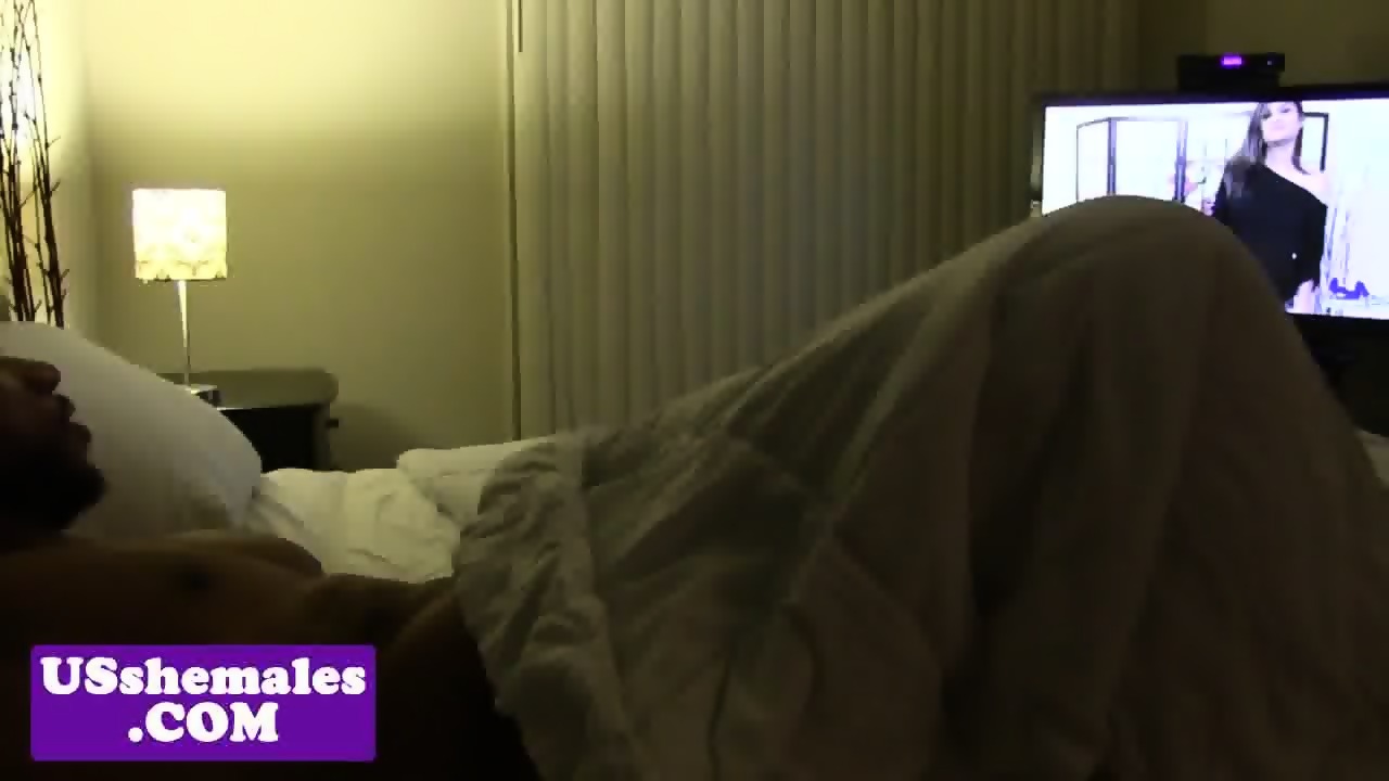 gay youth kissing from Darwin drilled shemale