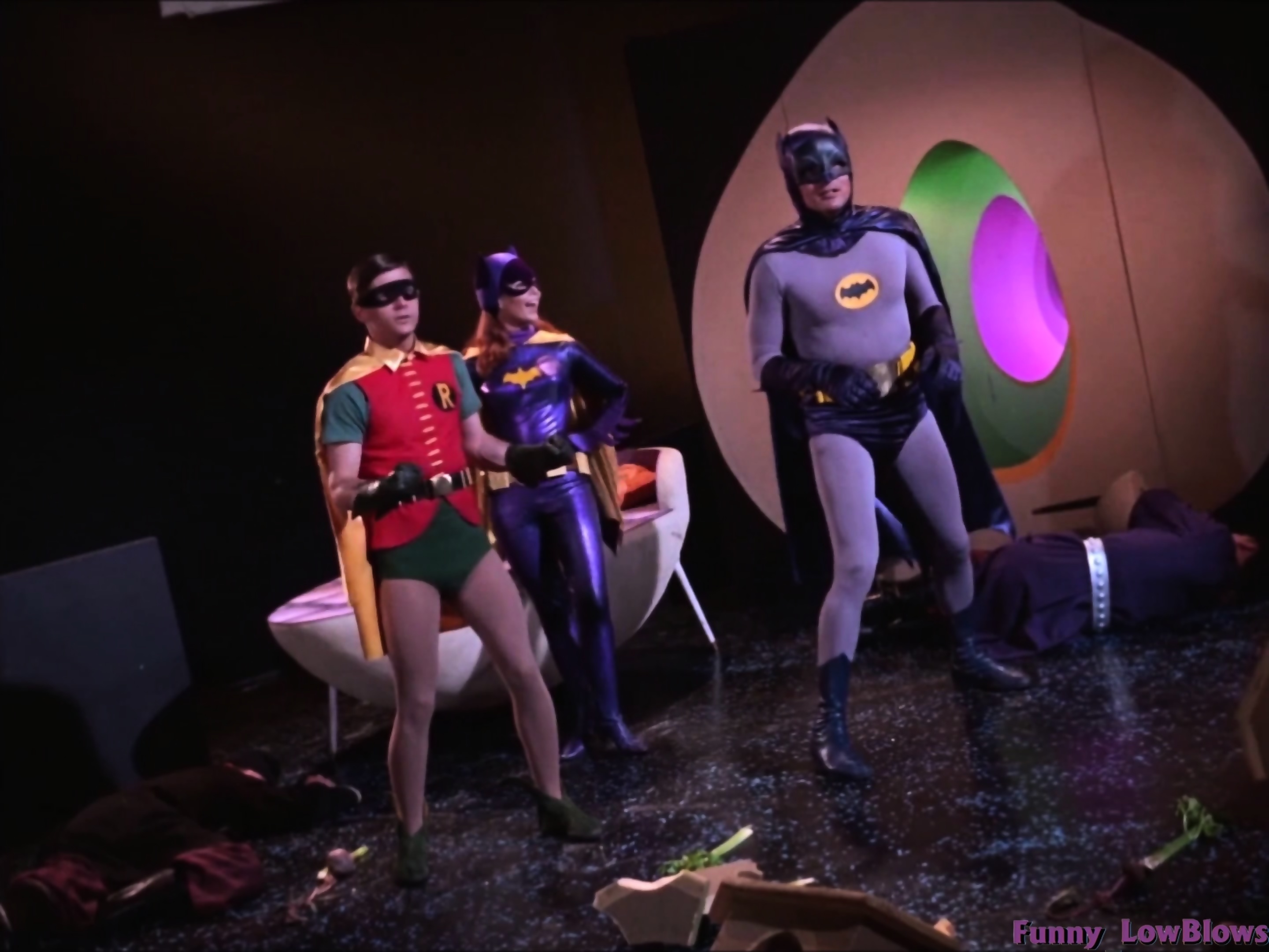 2 Nutshots BATWOMAN Vintage BALLBUSTING DC Batman Kick In The Balls Front &  Behind Yvonne Craig - EPORNER