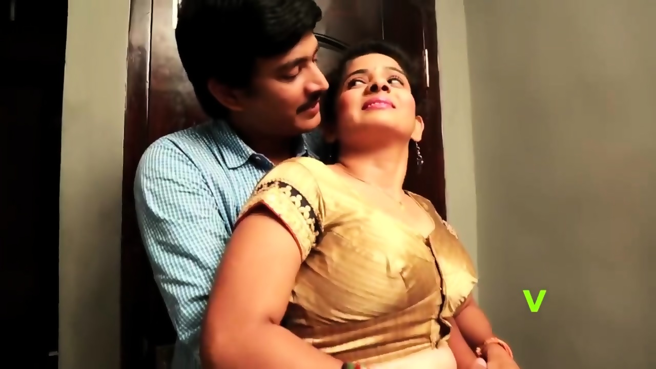 Indian Housewife Aunty Varsha Romance With Husband Friend In Bedroom On  Saree Hot Telugu Short Film 💕💕💕 - EPORNER