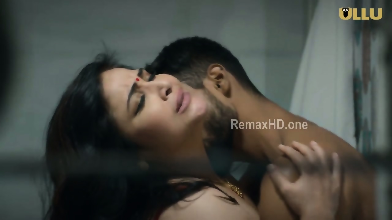 Tolexis kompaniyasi boshqaruv azosi Nikolay Kornilov Spermani huni orqali mushukka quyish (foto)