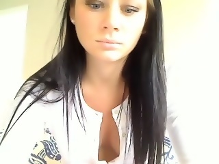 Brunette Flashing Her Big Boobs - EPORNER