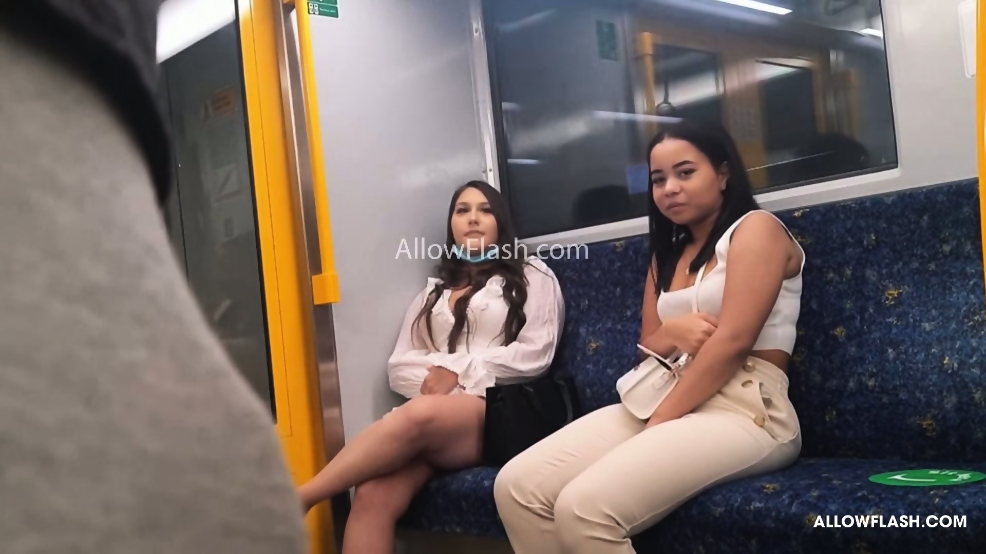 Avtobusda porno ovlash