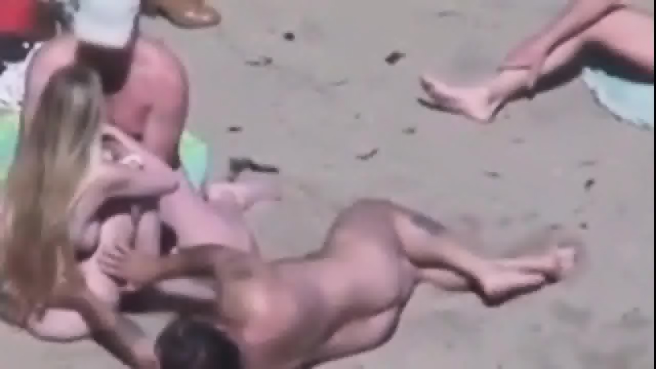 Cuckold Couple On The Beach Eporner