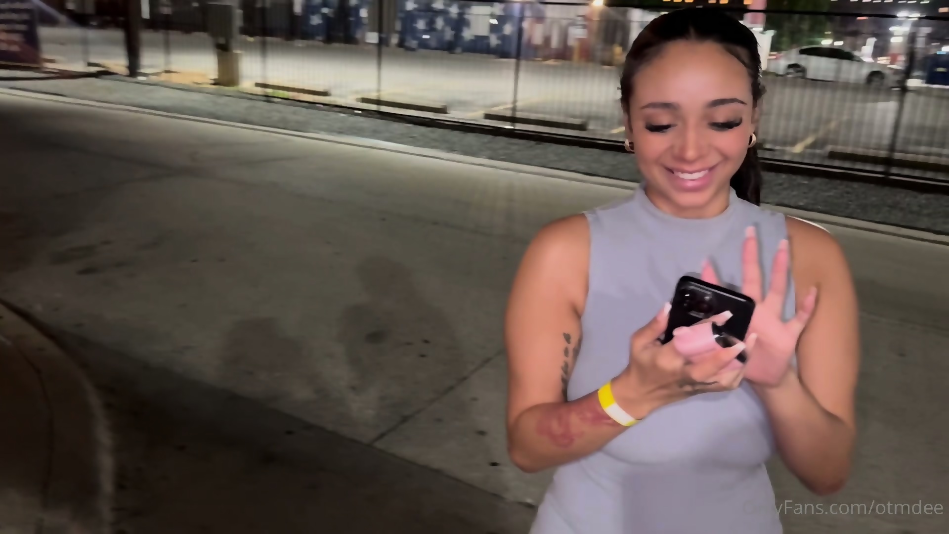 Yoqotilgan mobil telefon porno