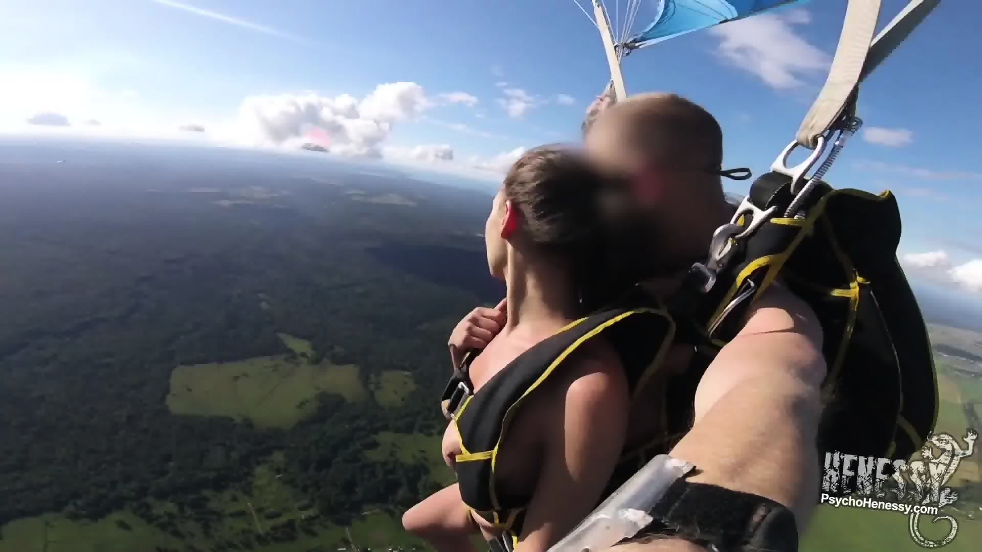 Naked Parachuting - EPORNER