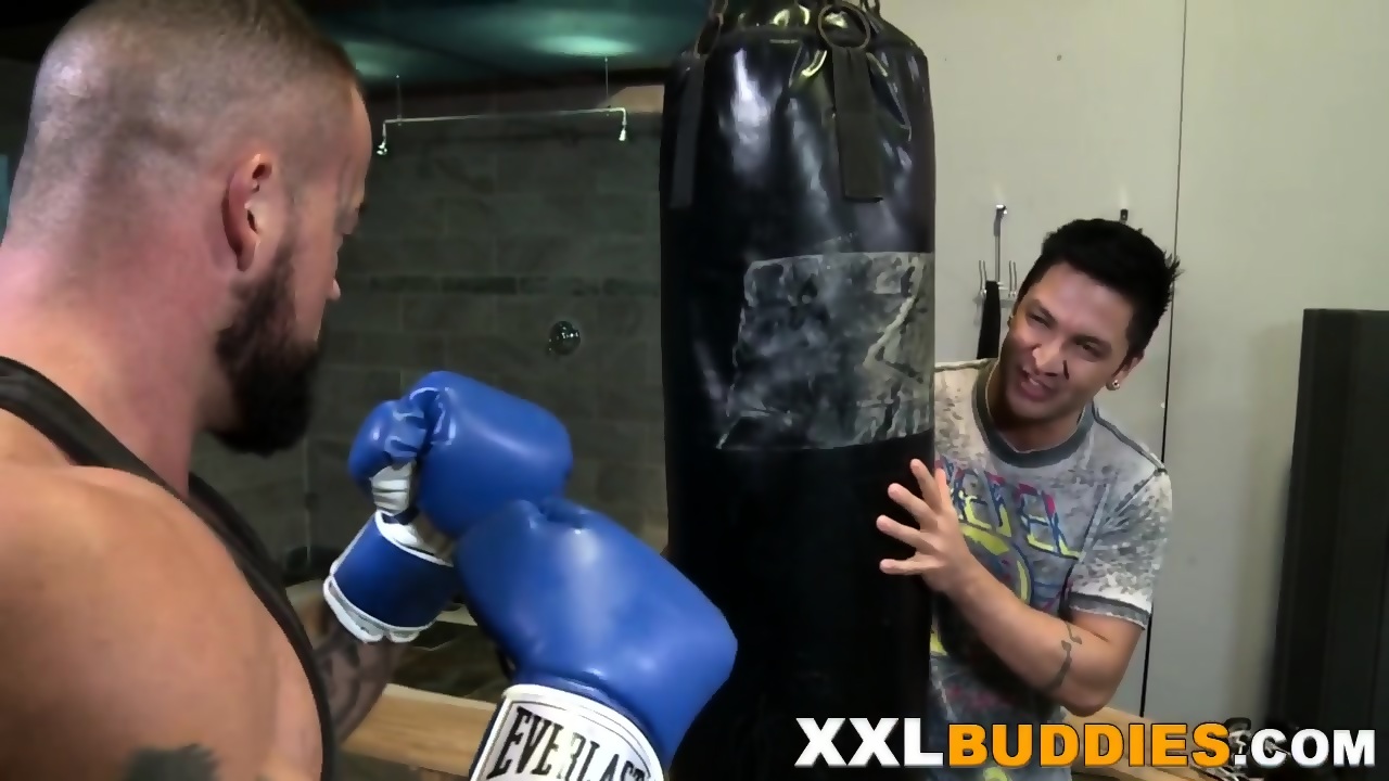 Amateur gay blows dong