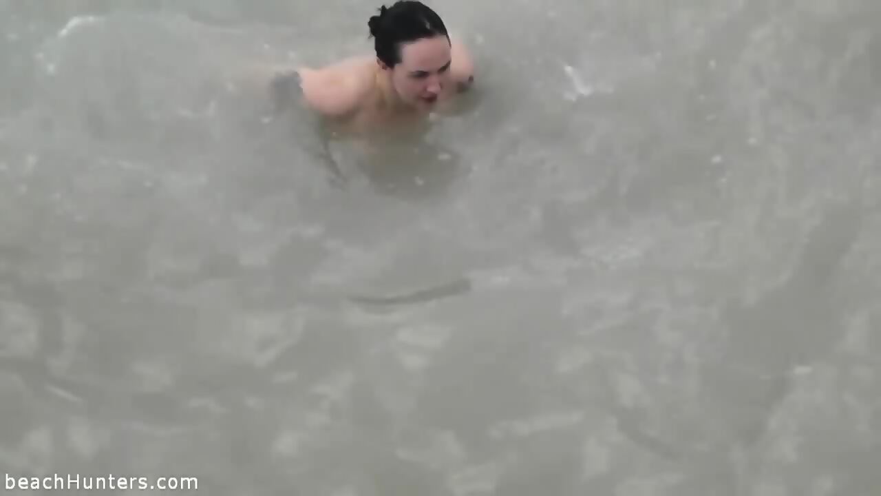 Naked Girl Is Swimming In The Sea Eporner