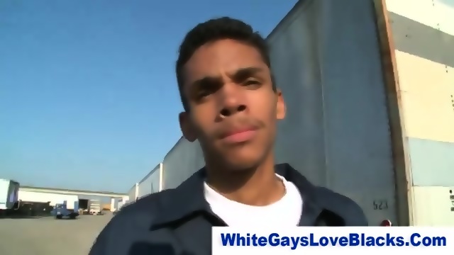 Amateur Black Thug Sucks Whitey