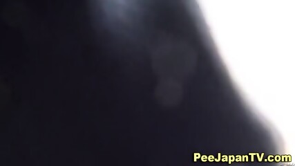 Pissing Asians Spied On