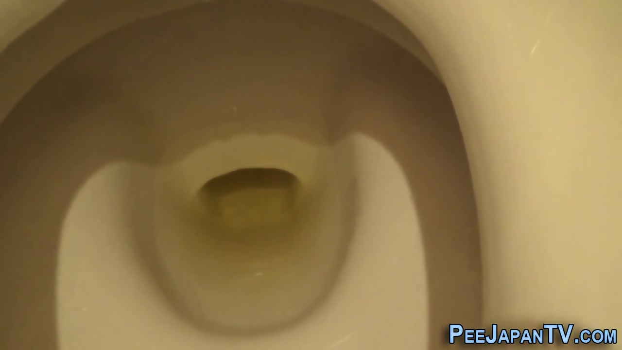 Asian Pissing Into Toilet EPORNER