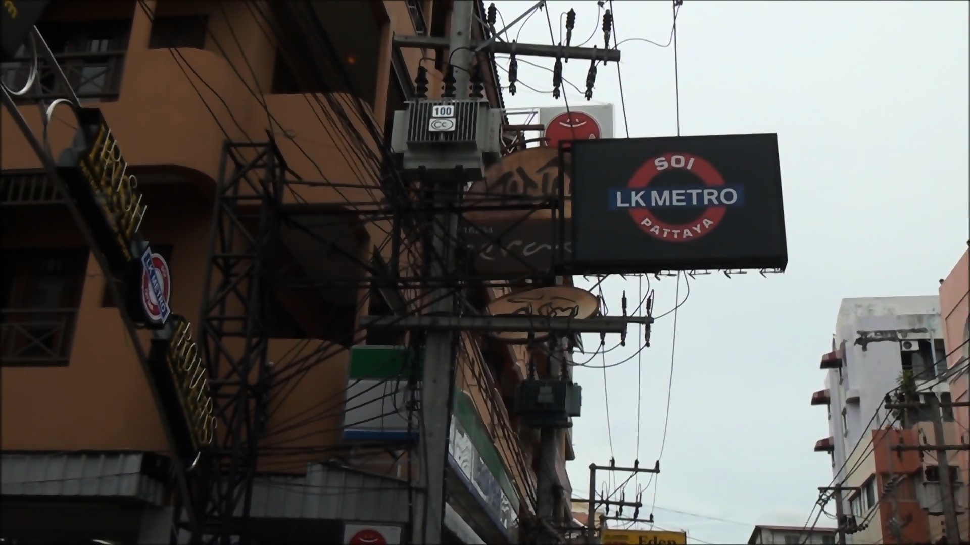 Soi LK Metro Pattaya Thailand - EPORNER