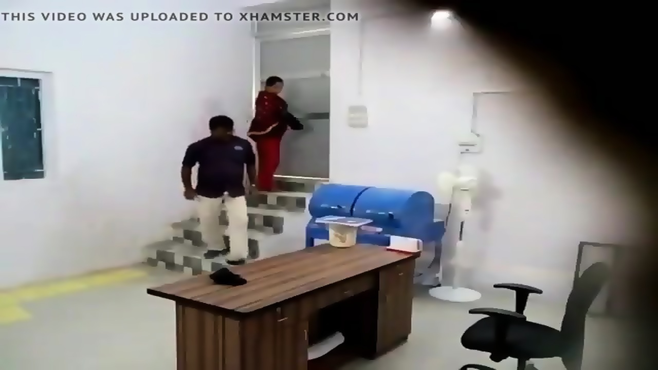 Indian Native Office Manager Screws Her Desi Worker From