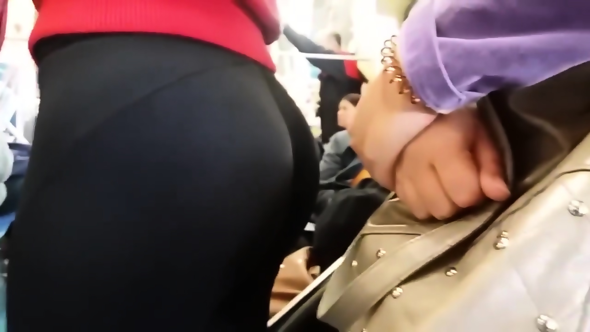 Tight Teen Ass In Spandex Leggings On The Train The Butt