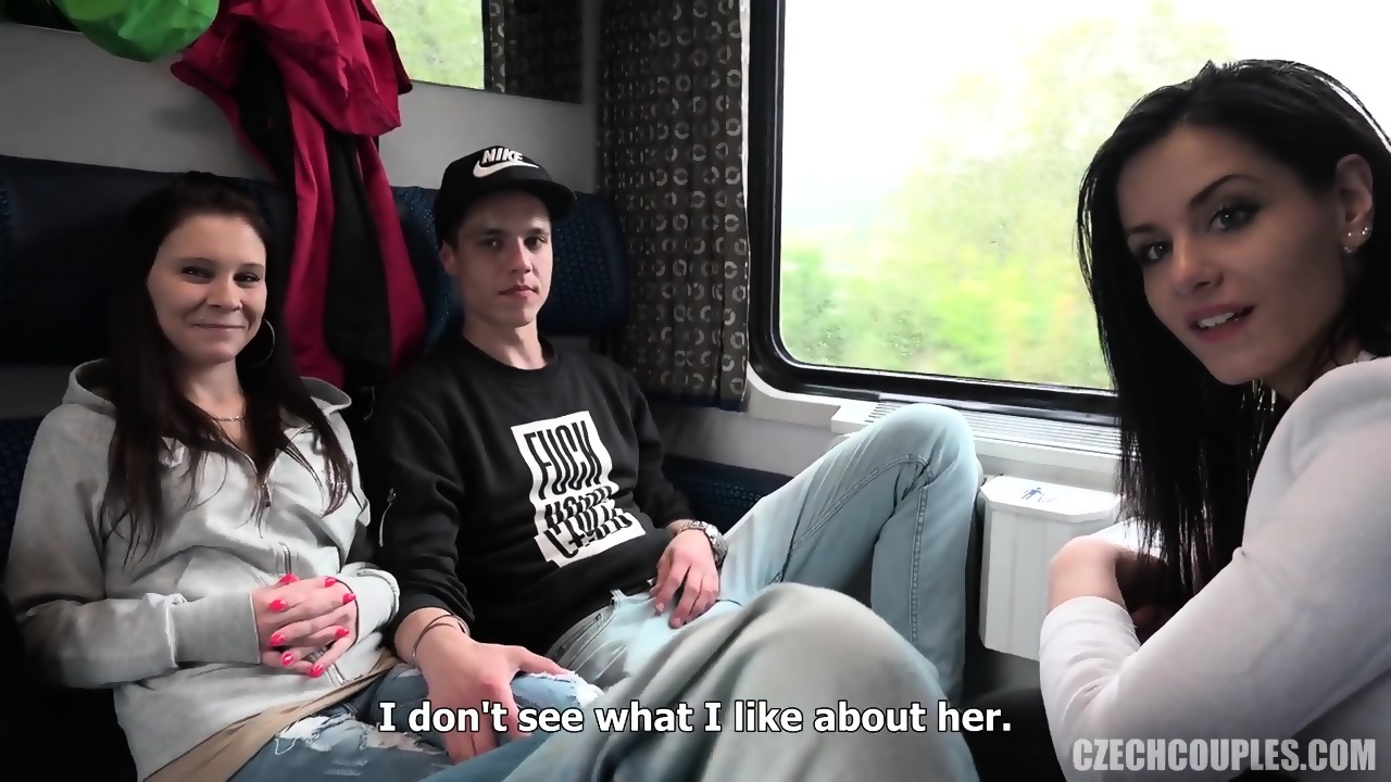 girlfriend exchange sex in train