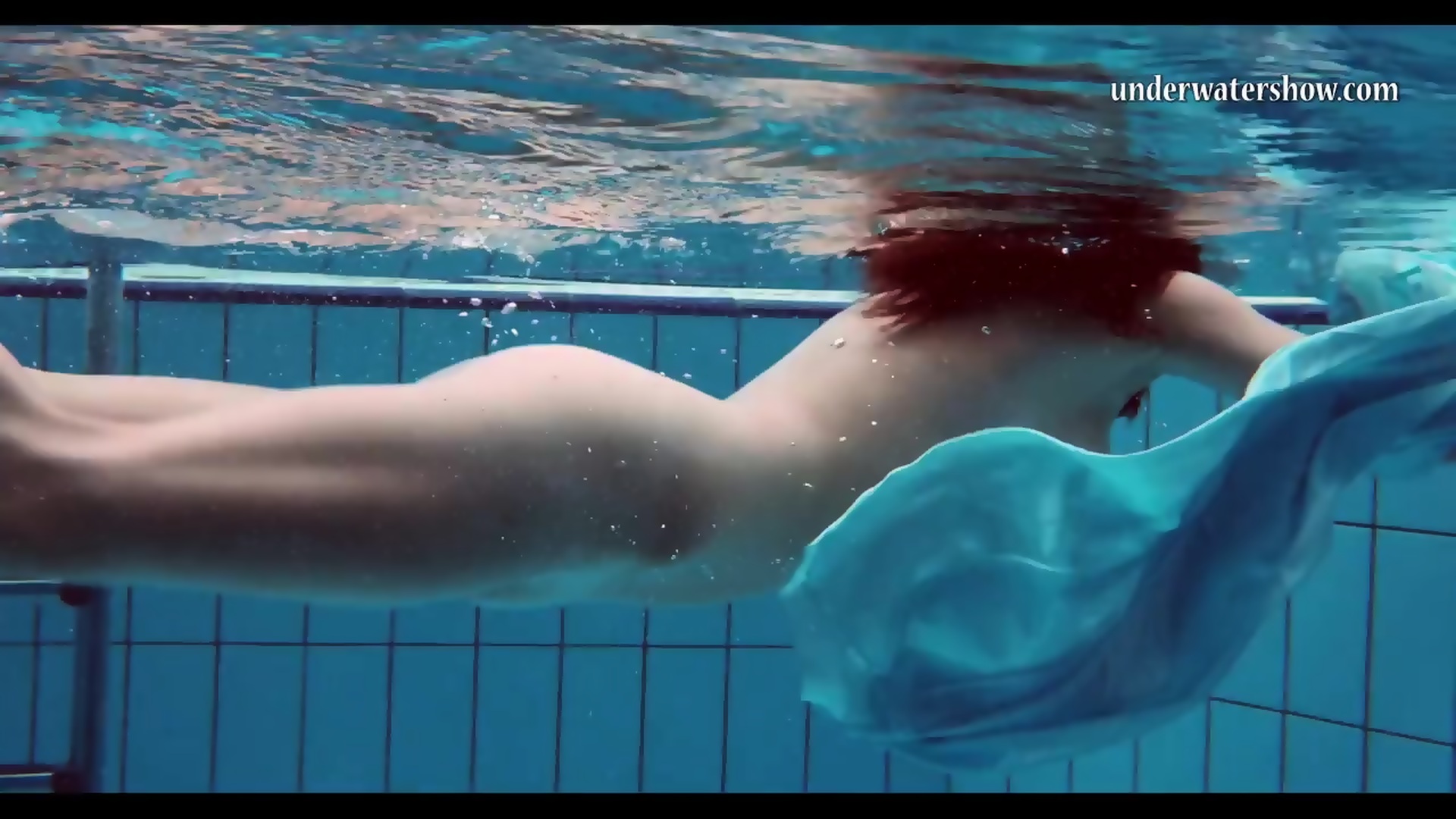 Piyavka Chehova Swims Naked In The Pool And Strips Eporner
