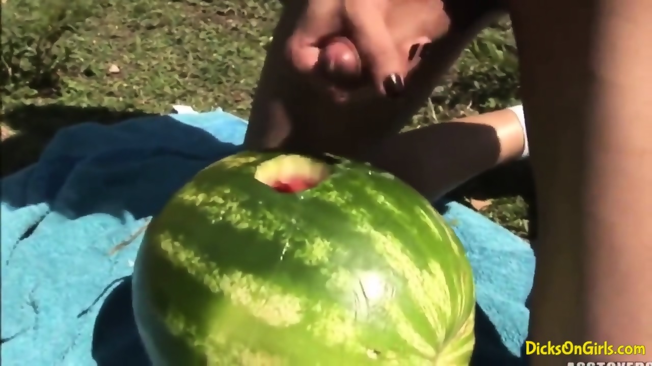 1280px x 720px - Shemale Fucks A Watermelon - EPORNER