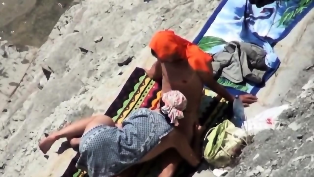 Two Nude Beach Couples Handjobs Voyeur Serie 23 Eporner