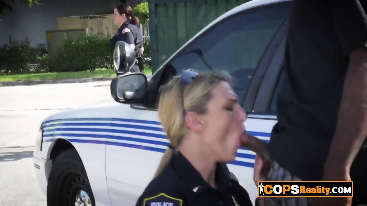 Female Cops Love To Ride Deep And Suck Wet This S Big Cock In The Street Just Behind The Car