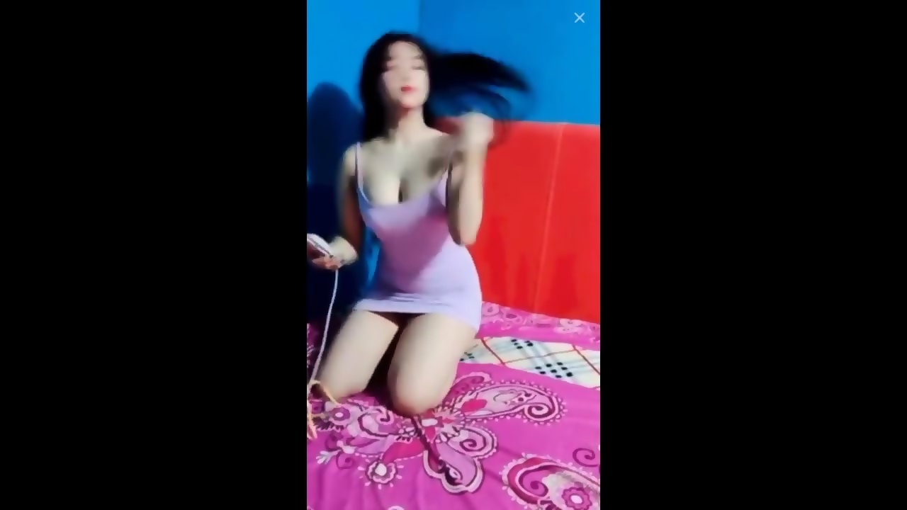 Indonesian Hot Putrinia Bigo Live - EPORNER