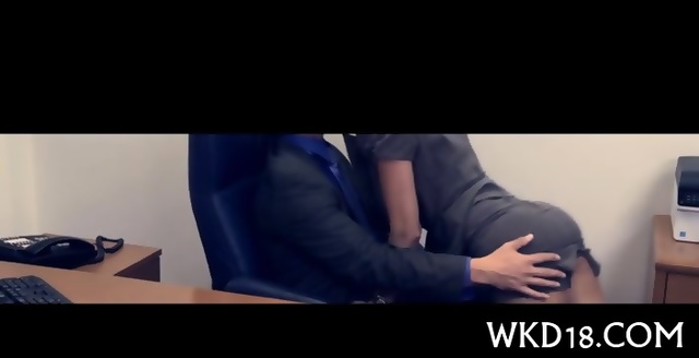 Guy Gets Dick Sucked Well