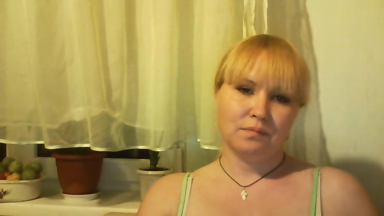 Hot Russian Mature Mom Tamara Play On Skype picture
