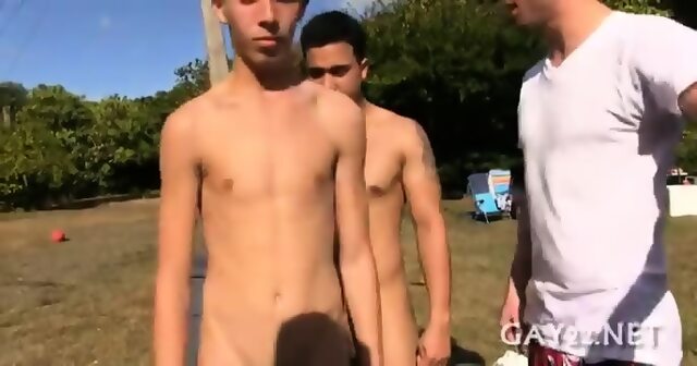 College Boy Takes First Cock