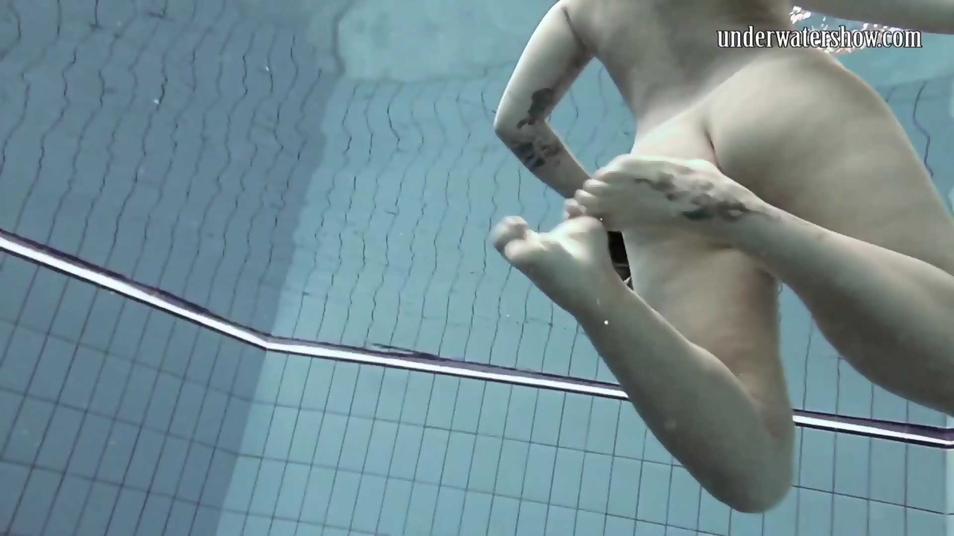 Chubby Cutie Underwater Naked Eporner