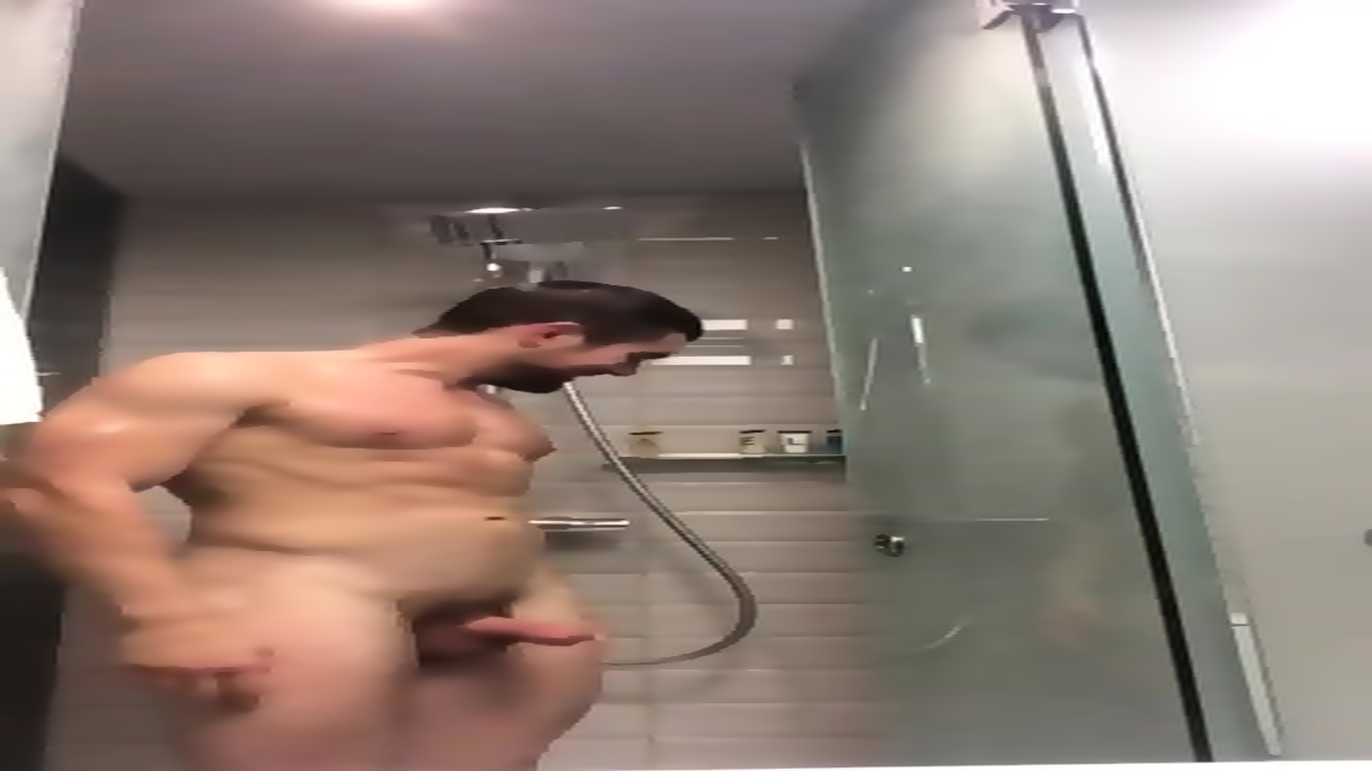 voyeur - men shower