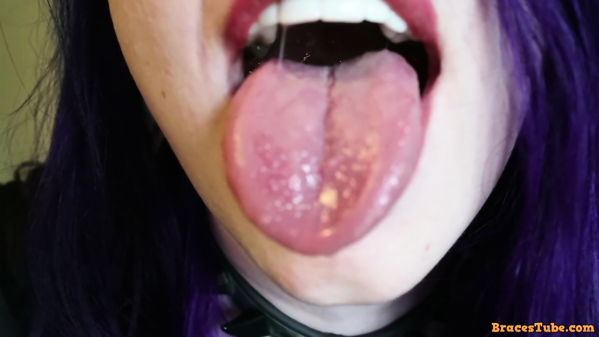 Goth Girl Spit Tongue Fetish EPORNER