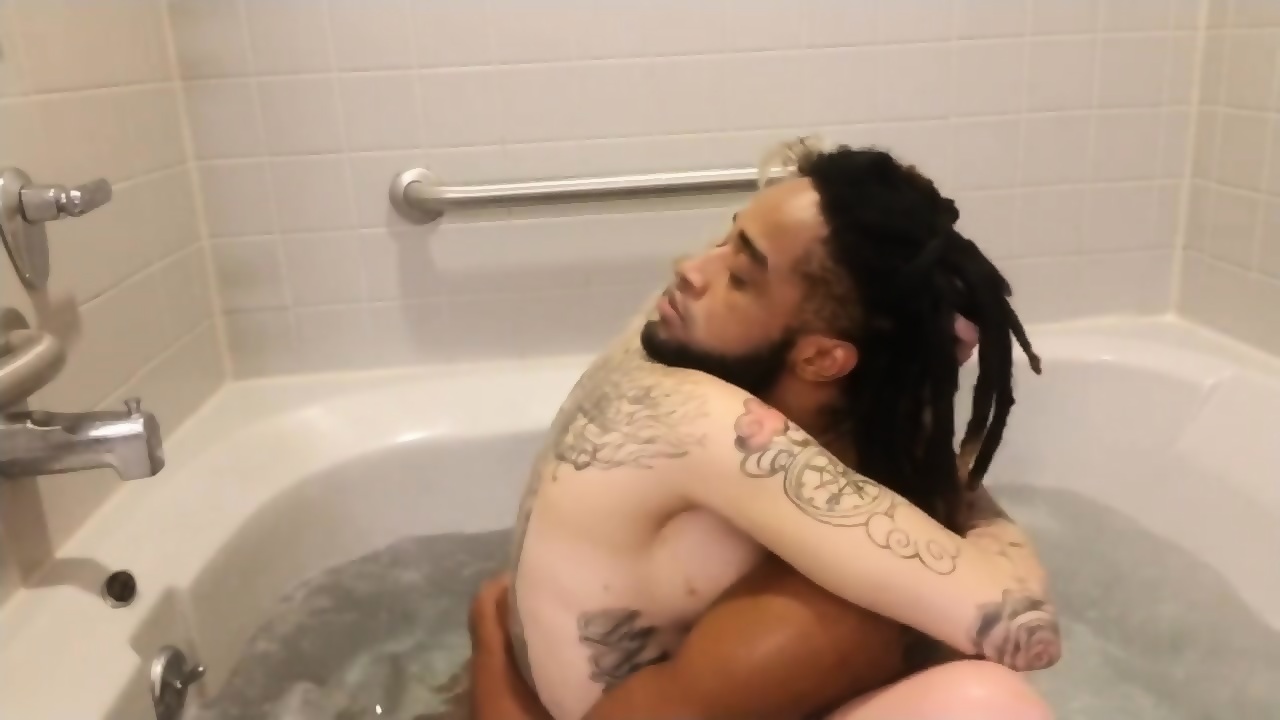 Great interracial sex in bathroom