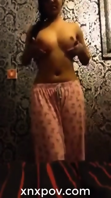 Desi Indian Babe Stripping Nude Eporner