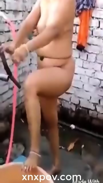 Desi Girl Fully Nude Bath Outdoor Eporner