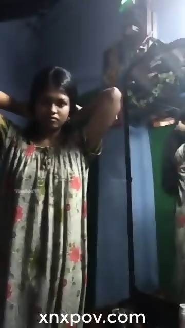 Indian Girl Removing Dress In Front Of Her Bf - EPORNER