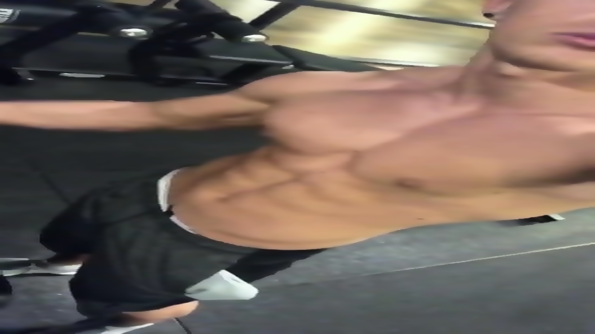 Teen Bodybuilder - Teen Bodybuilder Shows Off Again - EPORNER