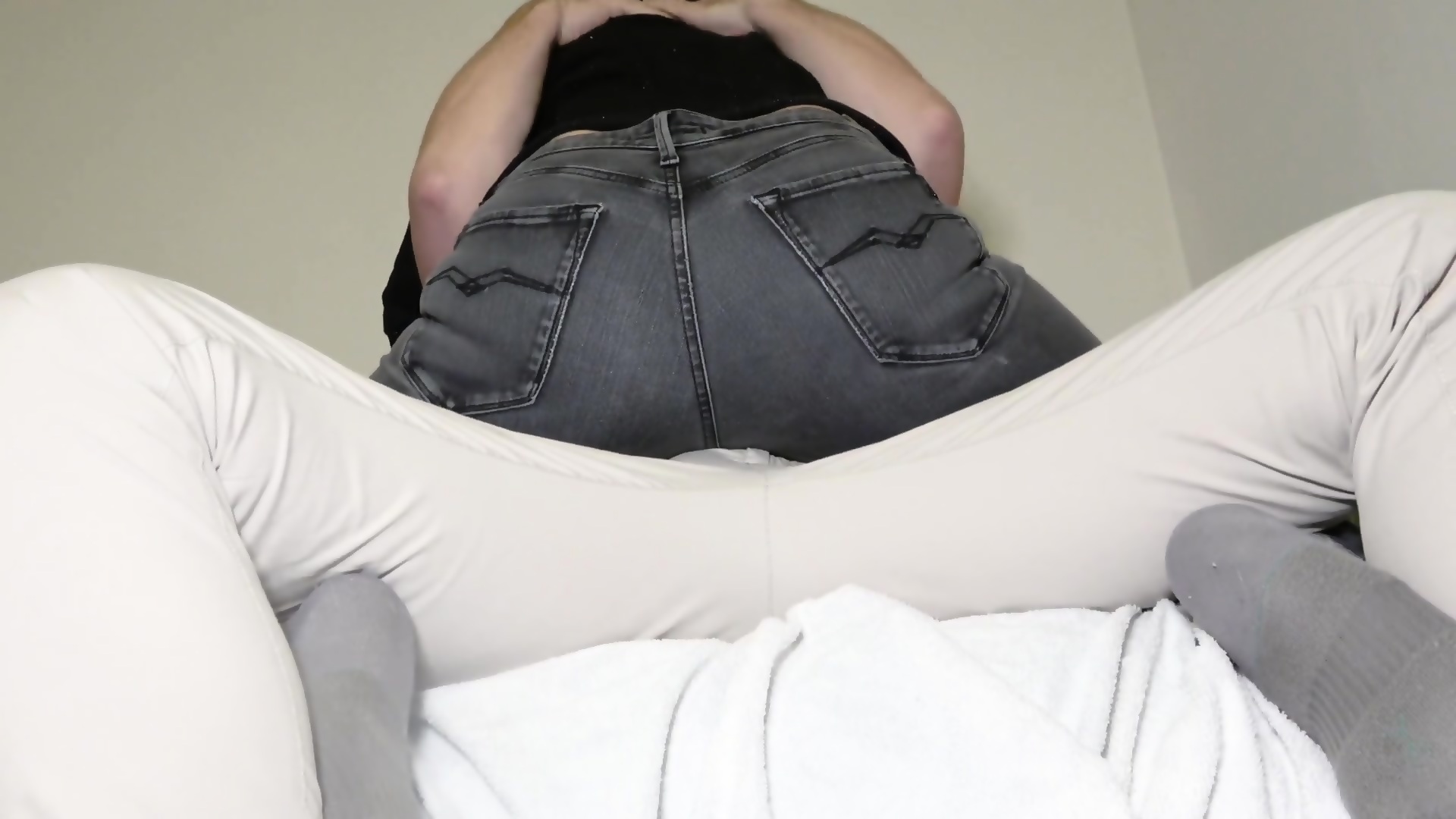 Pee On Me - This Slut Pee On Me In Her Jeans Without Warning - EPORNER