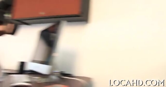 Juicy Babe Performs Dick-riding