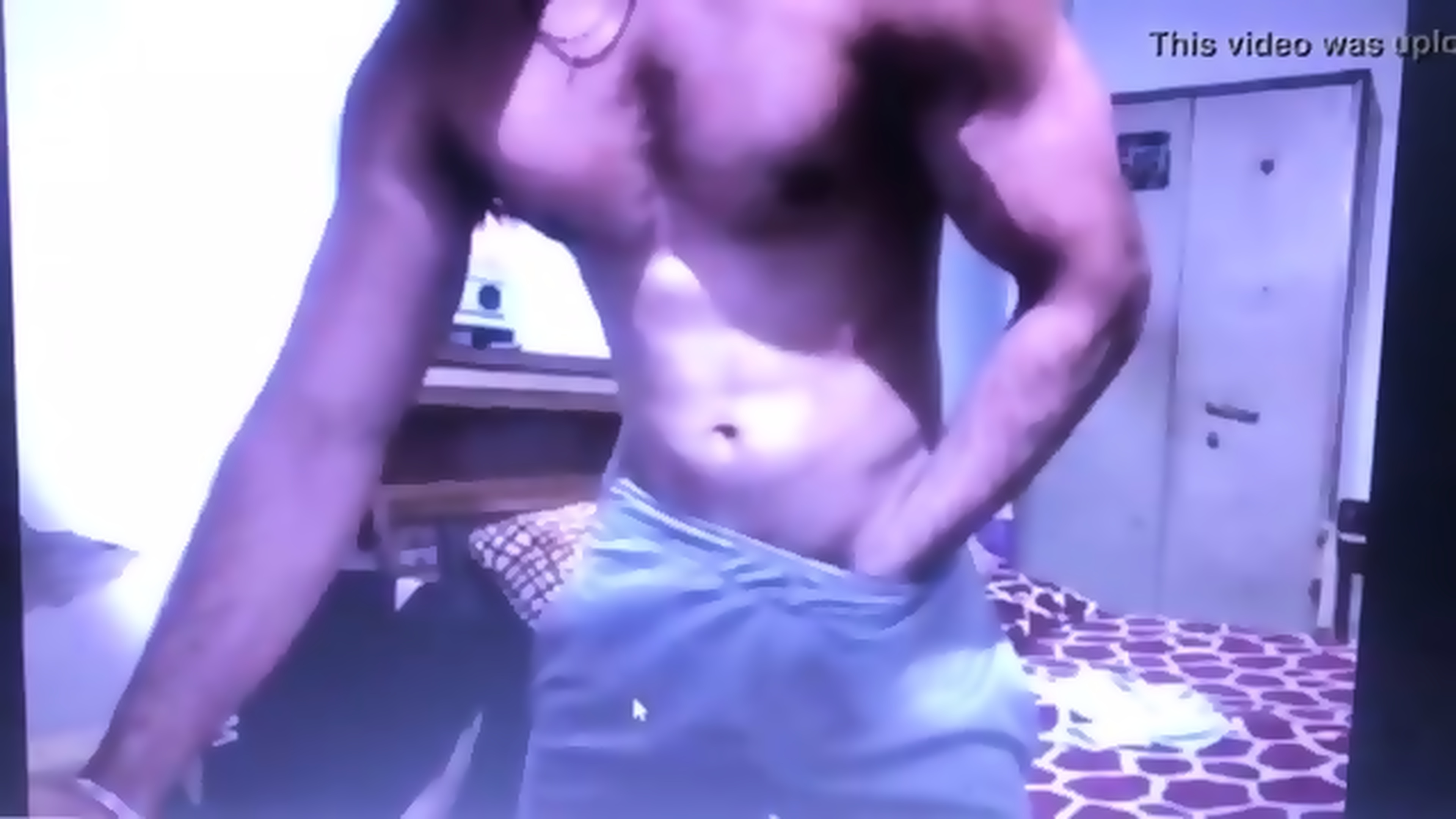 Indian Body Builder Showcasing Nude Body.. - EPORNER