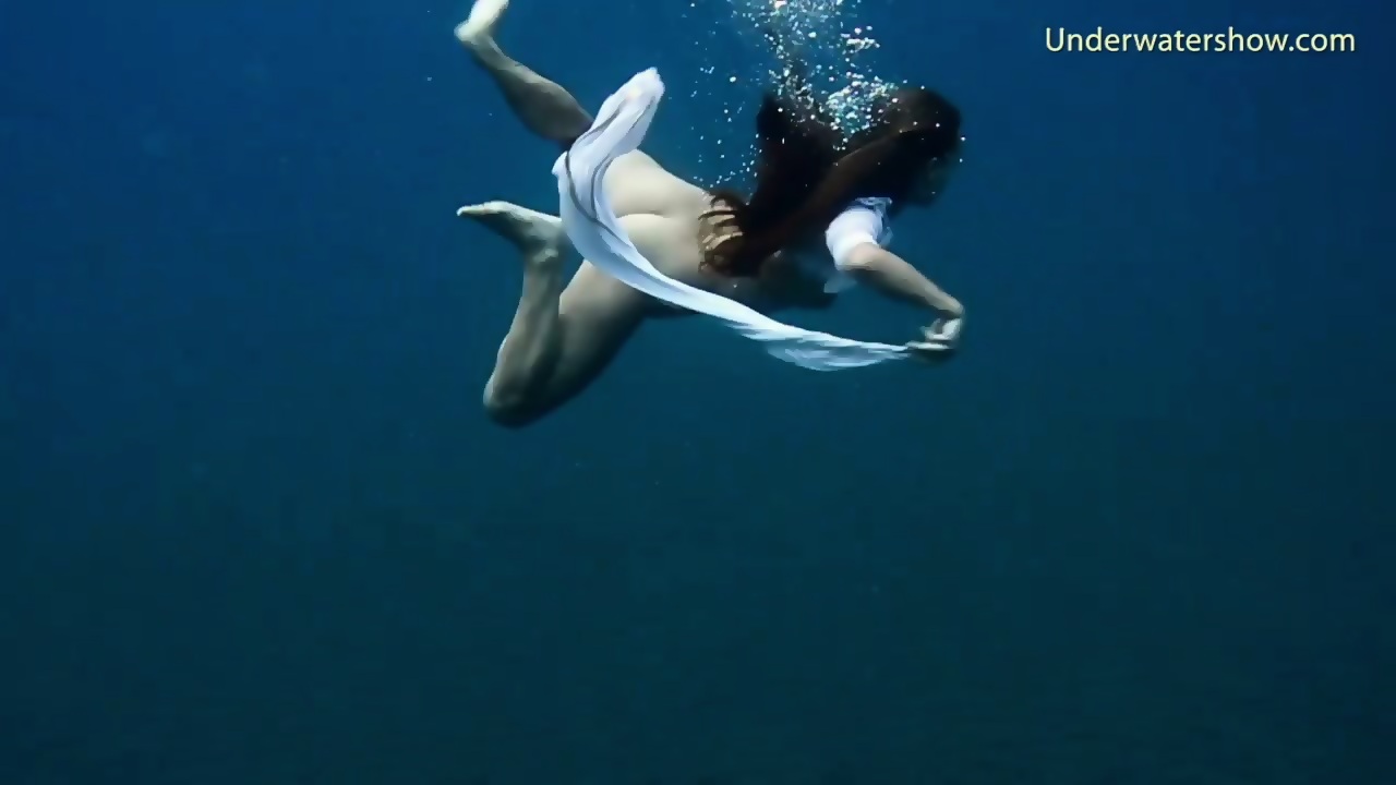 Tenerife Babe Swim Naked Underwater Eporner 7875