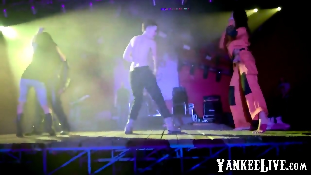 Amateur Nude Stage Concert