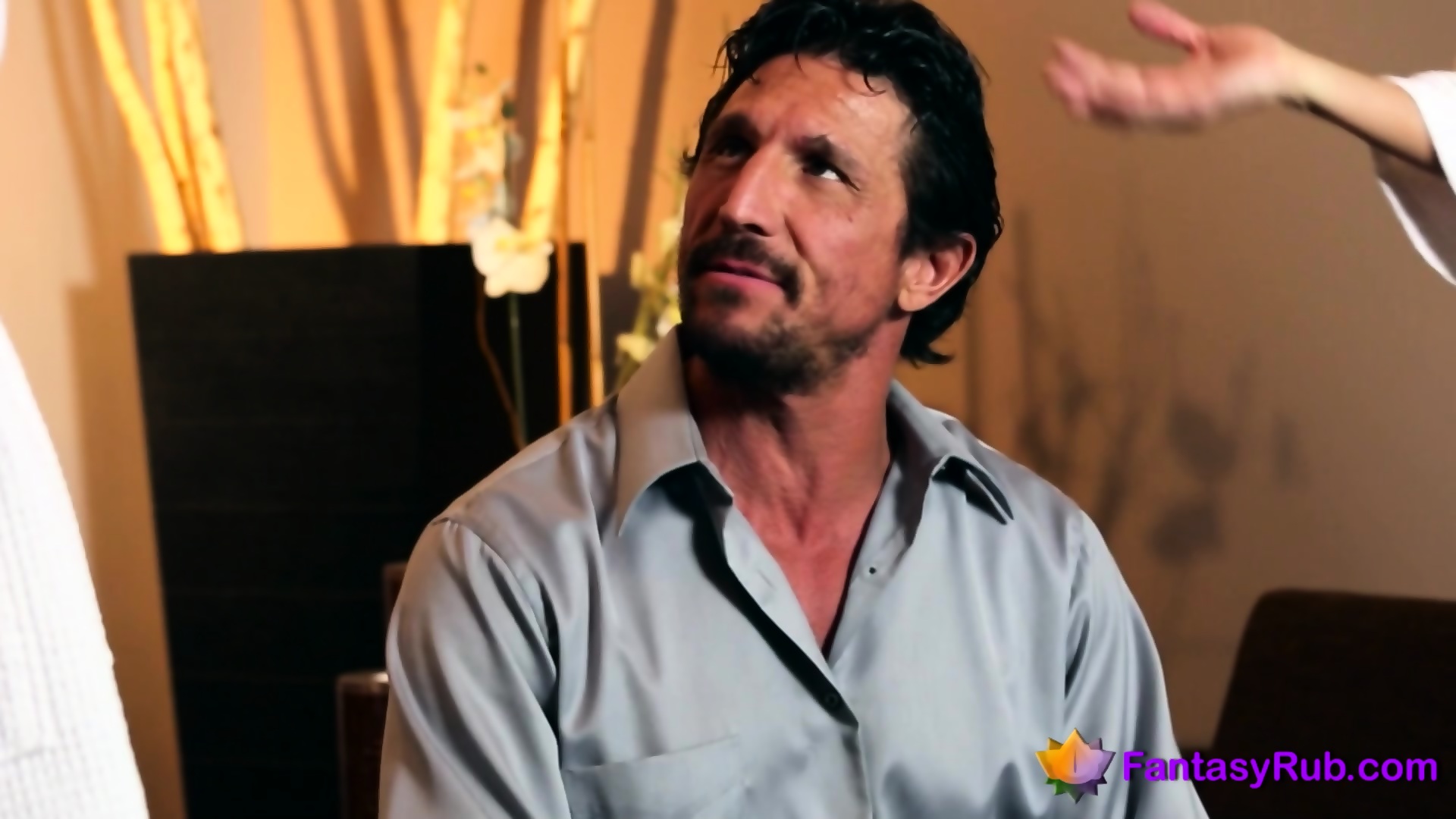 Extra Classy Bathtub Threesome With Tommy Gunn photo