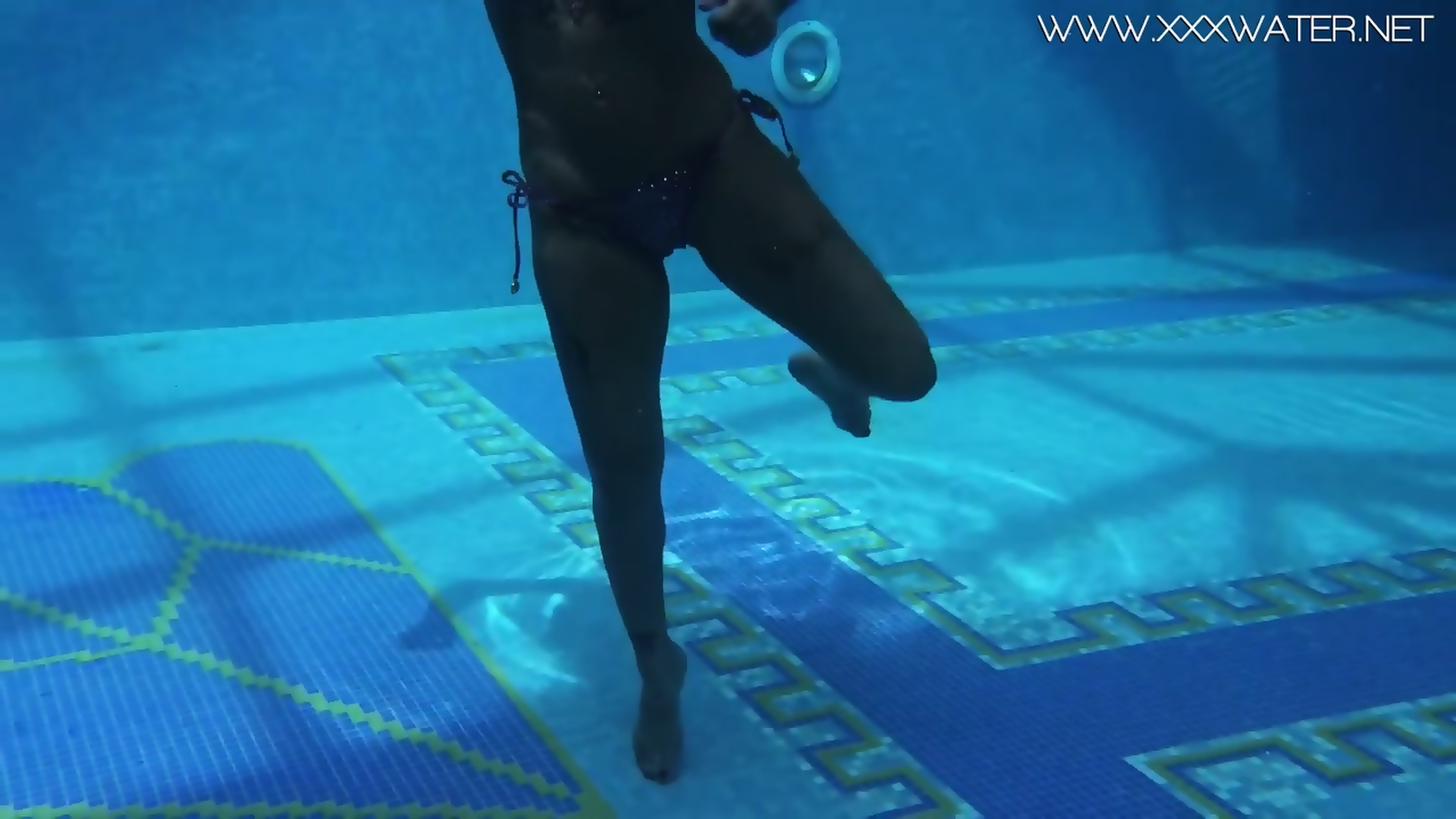 Pornstar Heidi Van Horny Swims Naked In The Pool Eporner