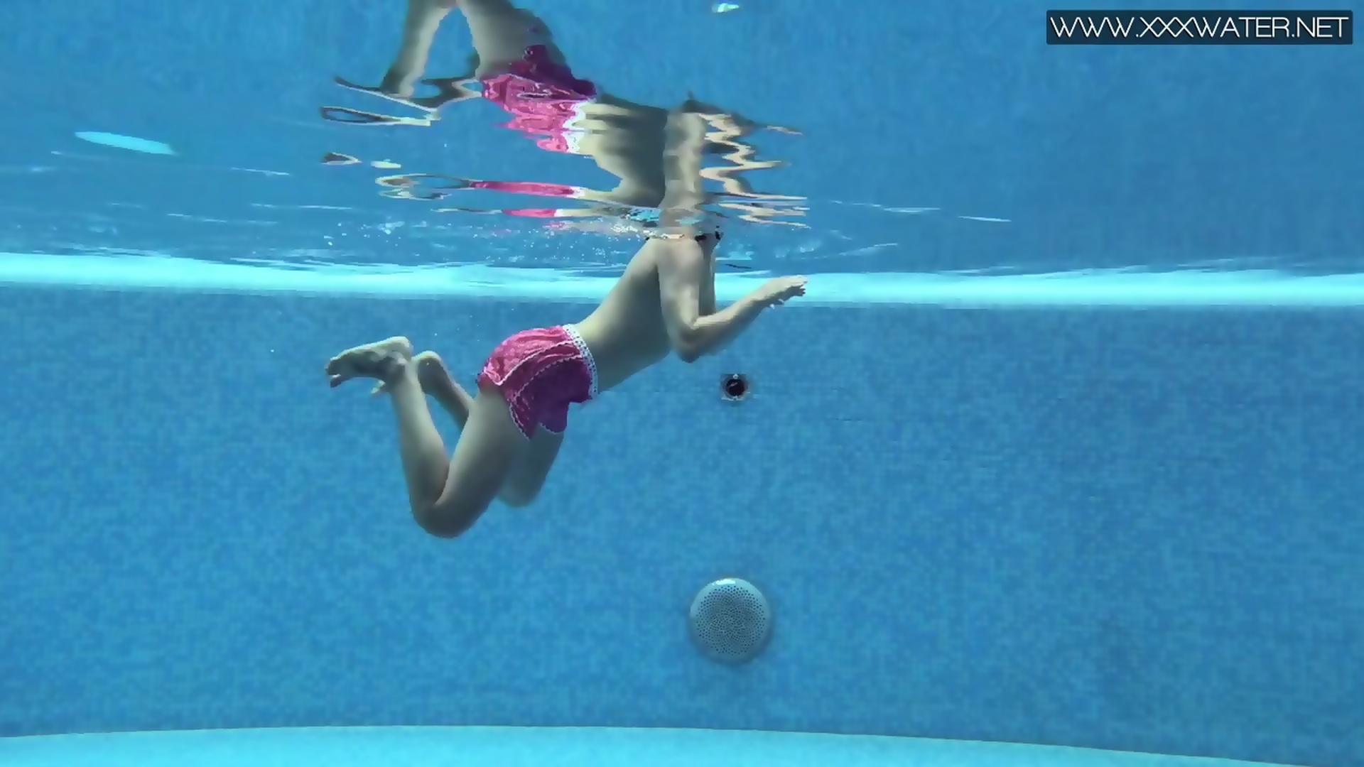 Hot Underwater Babe Lady Dee Swims Naked Dee Dee Eporner
