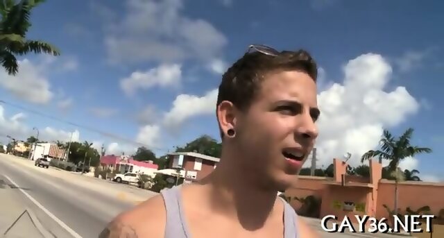Muscle Hunk Gets Pounded