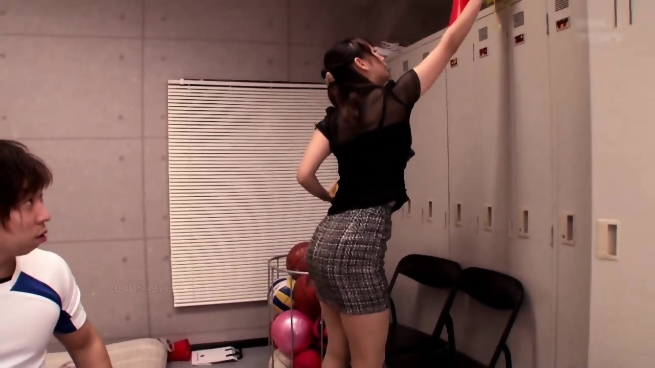 The Tempting Class of a Novice Female Teacher in a Tight Skirt [Decensored]